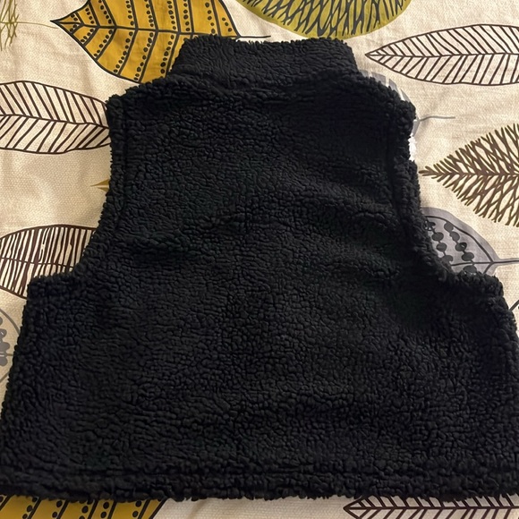 Women’s Nike Sherpa Vest - Picture 4 of 7